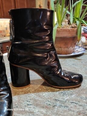 Maison Martin Margiela         Black Patent Leather Boots    SIZE 8